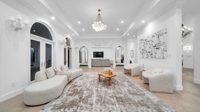 Building Photo - 1447 San Ysidro Dr