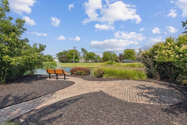 Building Photo - 7885 Waggoner Trace Dr