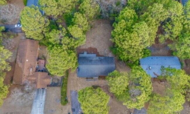 Building Photo - 160 W Delaware Ave