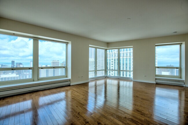 Building Photo - 57 E Delaware Pl