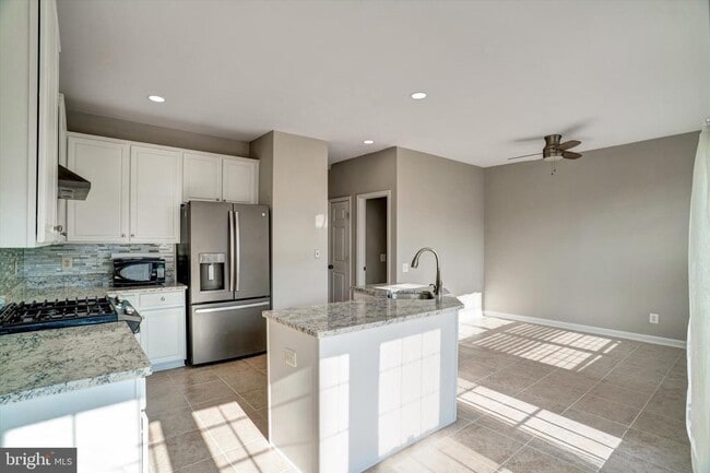 Building Photo - 43787 Virginia Manor Terrace