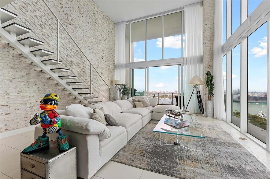 Building Photo - 1040 Biscayne Blvd