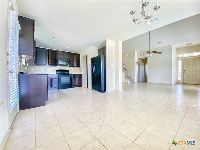 Building Photo - 723 Spectrum Dr