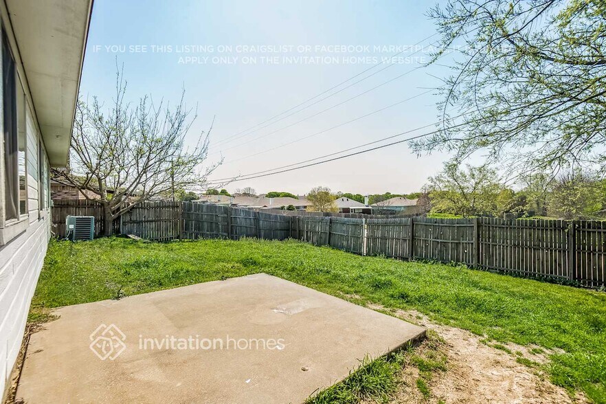 Building Photo - 10321 Pleasant Mound Dr
