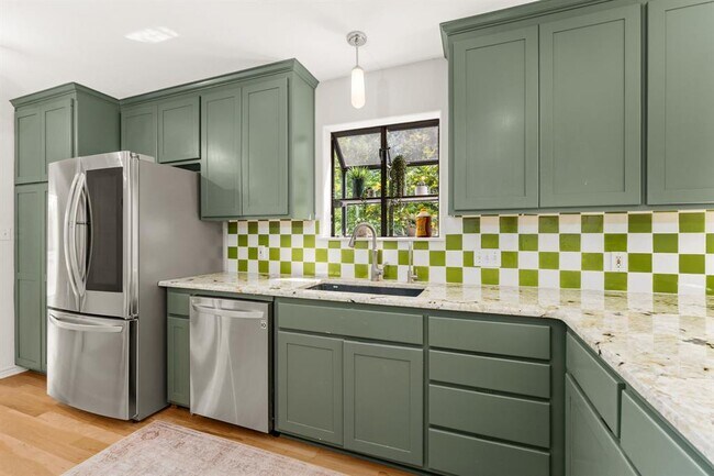 Building Photo - 121 Spur 191