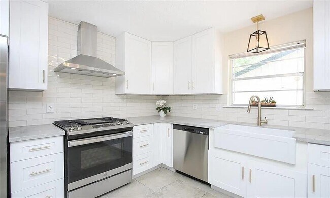 Building Photo - 1422 Scenic Ridge Dr
