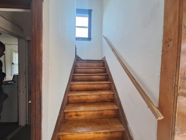 Building Photo - Come see your new home!