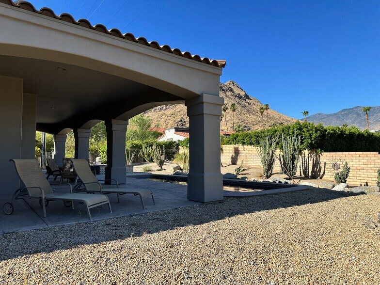 Building Photo - 2800 Cholla Pl