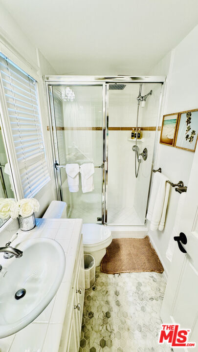 Building Photo - 1423 Floresta Pl