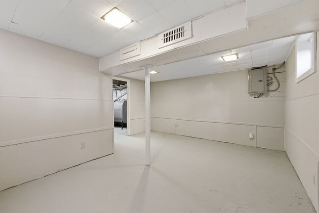 Building Photo - 18-20 Payne Rd