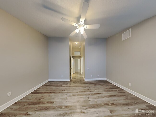 Building Photo - 10434 Soaring Eagle Dr