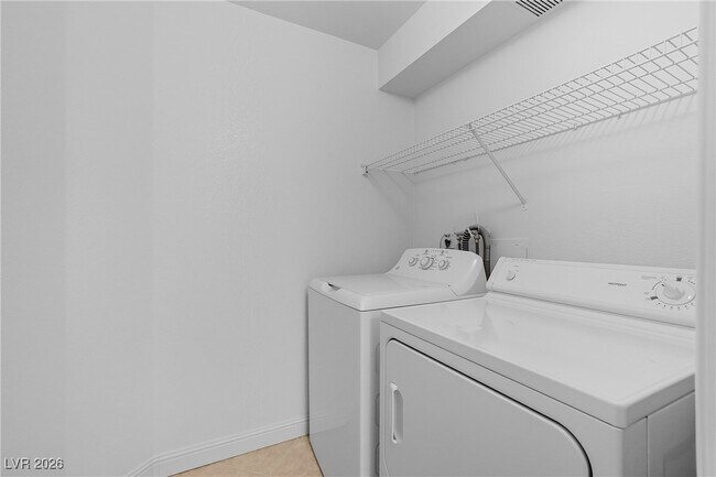 Building Photo - 5055 W Hacienda Ave