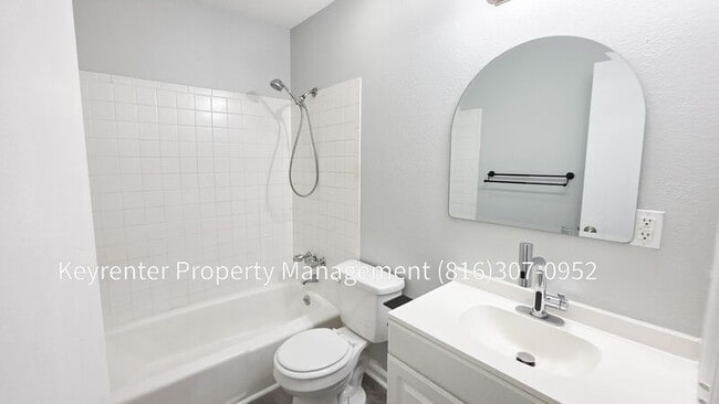 Building Photo - 1010 S Osage St