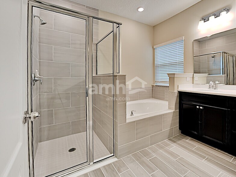 Building Photo - 450 Stone Arbor Ln