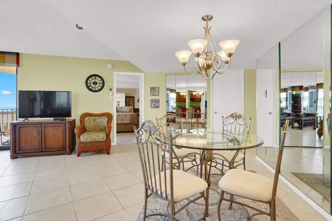 Building Photo - 5420 N Ocean Dr