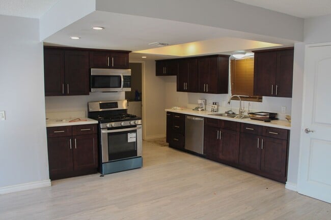Building Photo - Home Sweet Home!!!