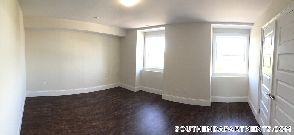 Building Photo - 1902 Washington St