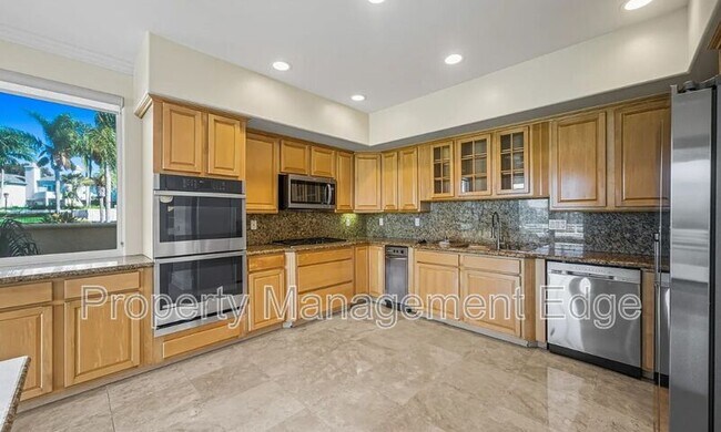 Building Photo - 1107 Las Flores Dr