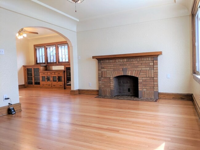 Building Photo - 2446 N 65th St