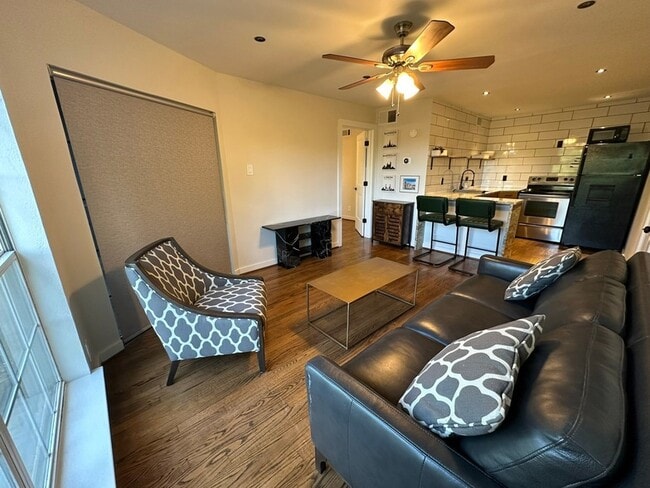 Primary Photo - 18333 Roehampton Dr