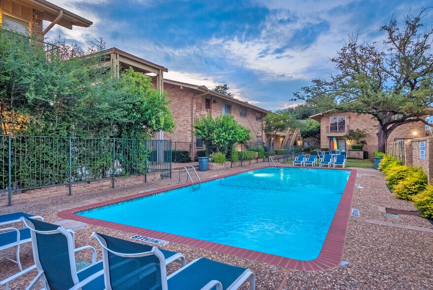 Building Photo - 11234 Park Central Pl