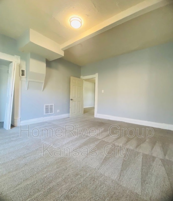 Building Photo - 606 Fairground Ave
