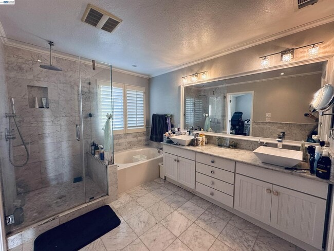 Building Photo - 25806 Clear Springs Ct