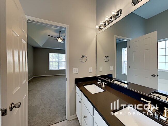 Building Photo - 5920 Patricia Ryan Dr