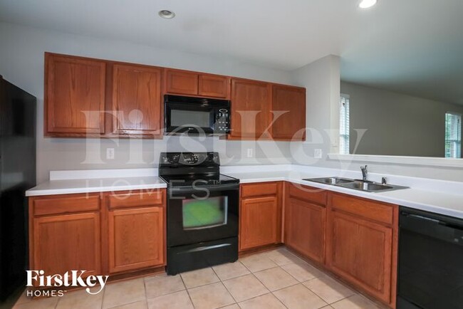 Building Photo - 1613 Baxter Springs Dr