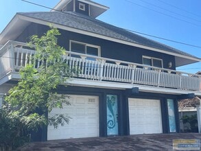 Building Photo - 921 Bass Ave