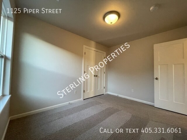 Building Photo - 1125 Piper St