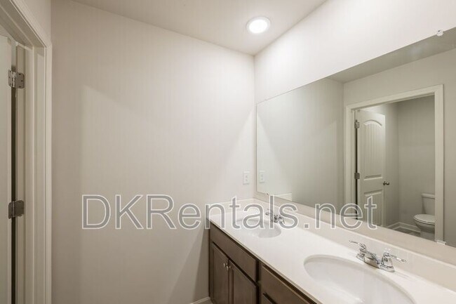 Building Photo - 261 Barnwood Ln