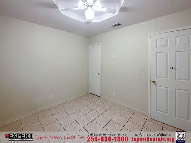 Building Photo - Light-Filled, Open-Concept Home in Killeen!