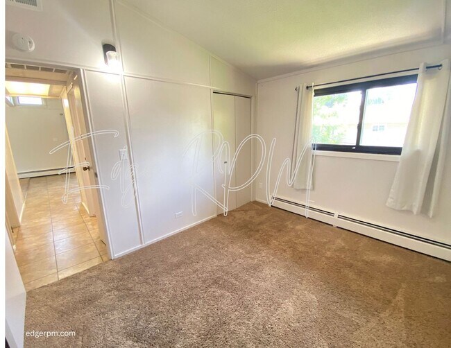 Building Photo - For Rent: Updated 2 Bedroom, 1.5 Bath Town...