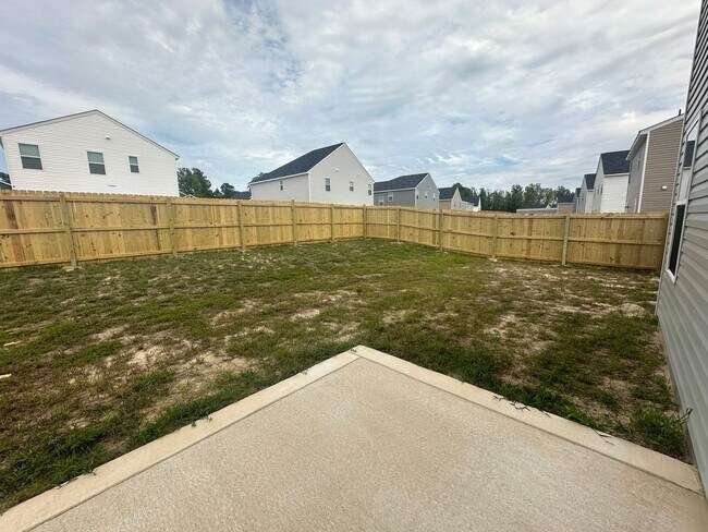 Building Photo - 191 Hornet Dr