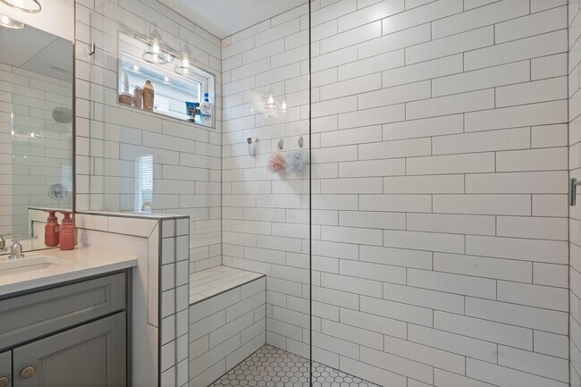 Building Photo - Sterling Point 3 Bed Home