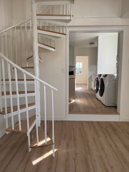 Building Photo - 4579 W 171st St