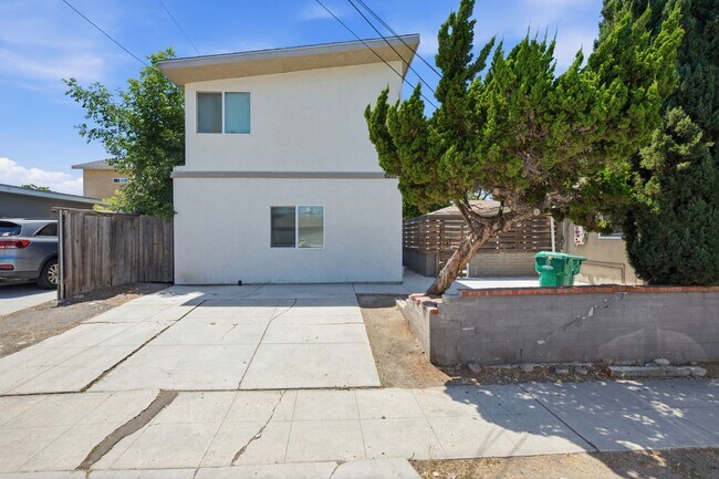Building Photo - 6271 Mary Ln Dr