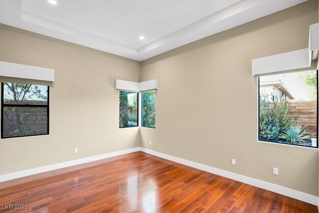Building Photo - 32 Hunting Horn Dr