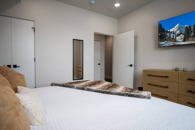 Building Photo - 3884 N 4975 E