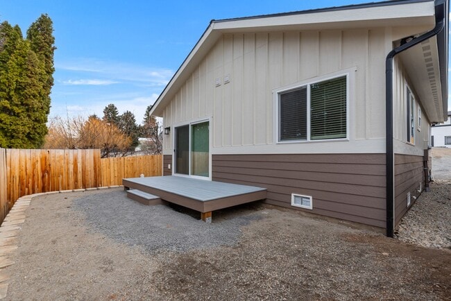 Building Photo - Brand new 2 bed/2 bath, central a/c, dishwasher, washer & dryer, deck & patio! March rent free!