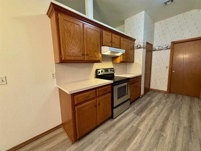 Building Photo - 405 Edwards Dr