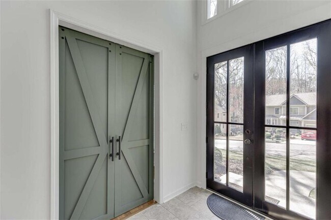 Building Photo - 1840 Oak Tree Hollow