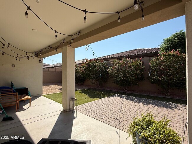 Building Photo - 20912 W Almeria Rd