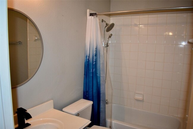 Building Photo - 21559 Kings Bend Dr