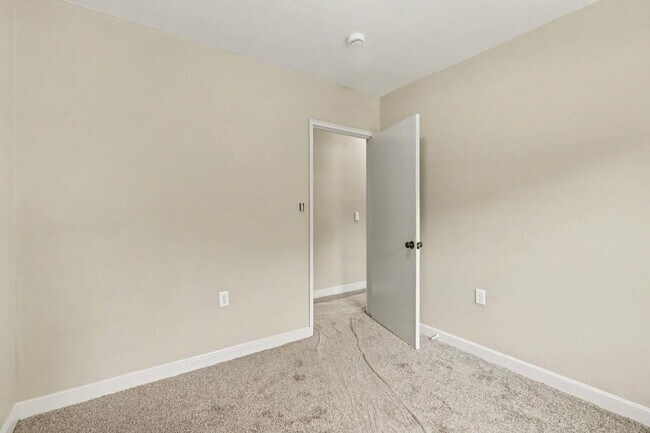 Building Photo - 80 2nd St