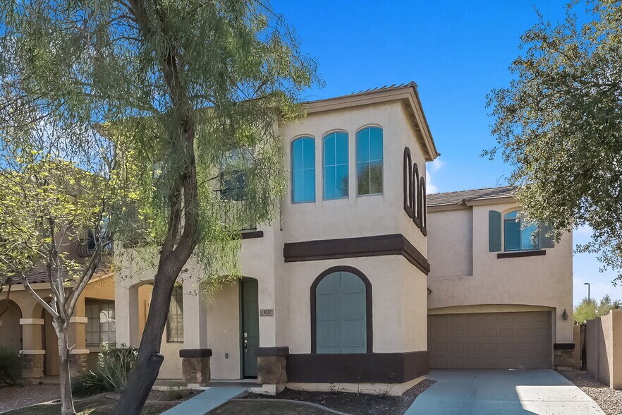 Primary Photo - 4237 E Santa Fe Ln