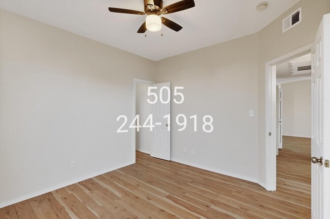 Building Photo - 1121 Meadowlark Way SE