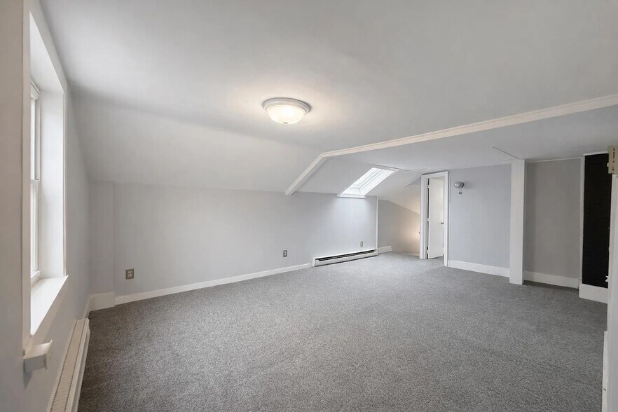 Building Photo - 238 Nashua St