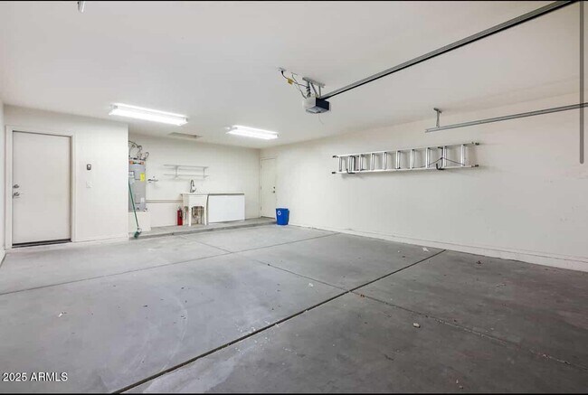Building Photo - 11623 West Cocopah St